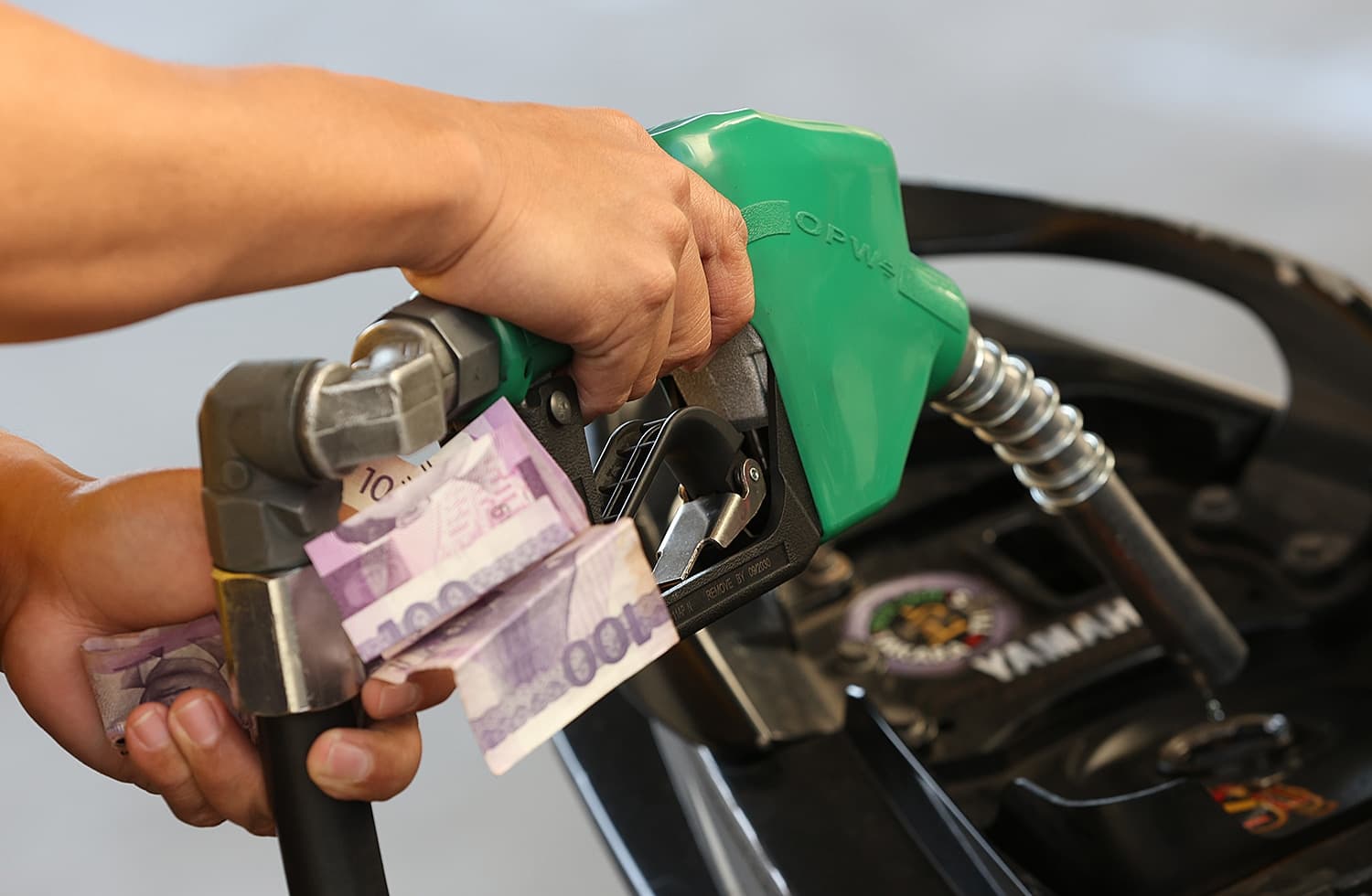 Diesel and Gasoline Prices in Metro Manila Reach P100 per Liter Amid Middle East Tensions